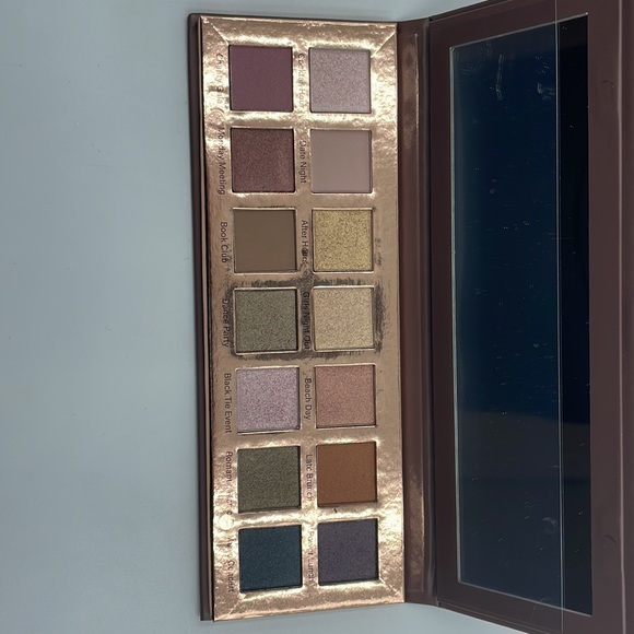 Mally Beauty Best Dressed Lids Eyeshadow Palette (NWT) - Picture 5 of 5